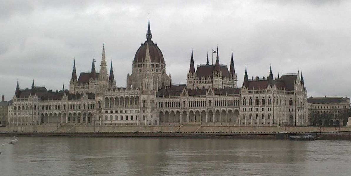 Zdjęcie parlamentu w Budapeszcie.