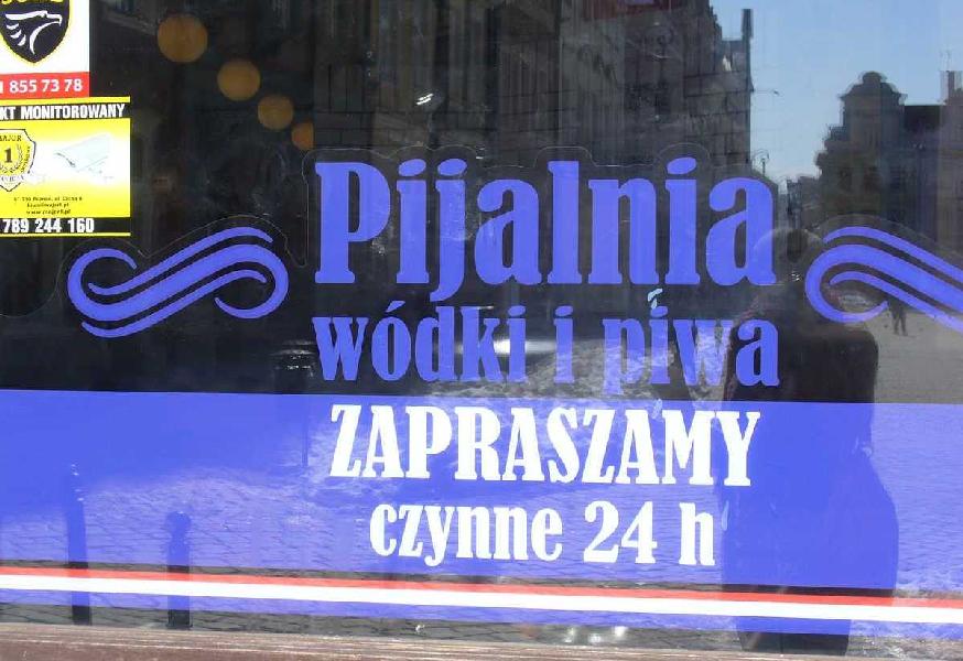Pijalnia piwa i wódki na Starym Rynku w Poznaniu/fot. Marta Matyszczak.