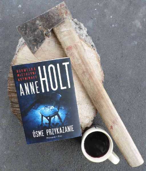anne holt-male