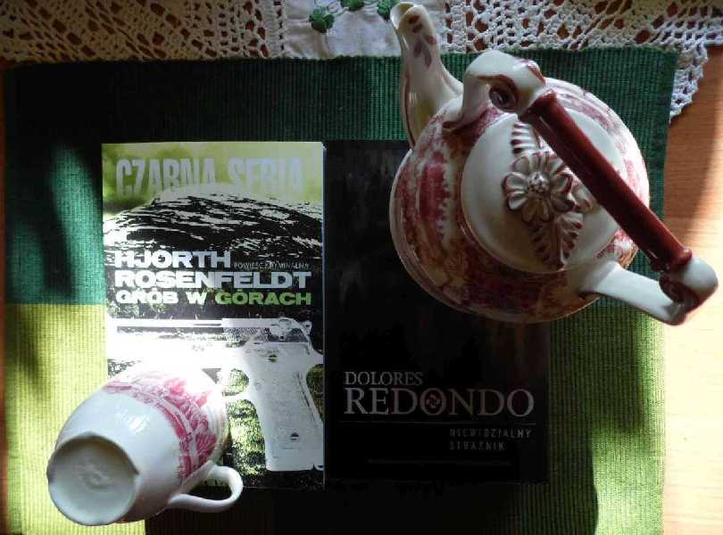 Okładki książek Grób w górach Rosenfeldta i Niewidzialny strażnik Dolores Redondo.