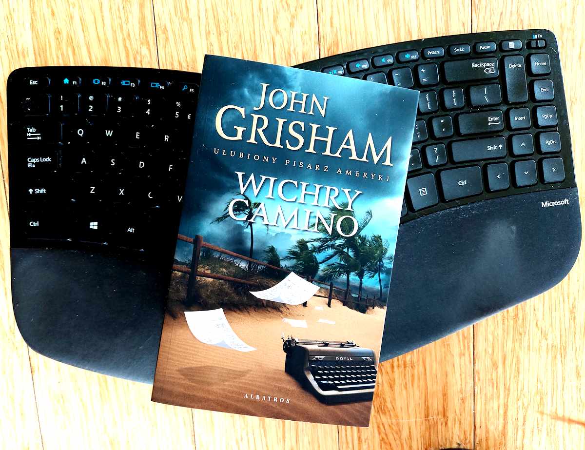 Okładka Wichrów Camino Johna Grishama.